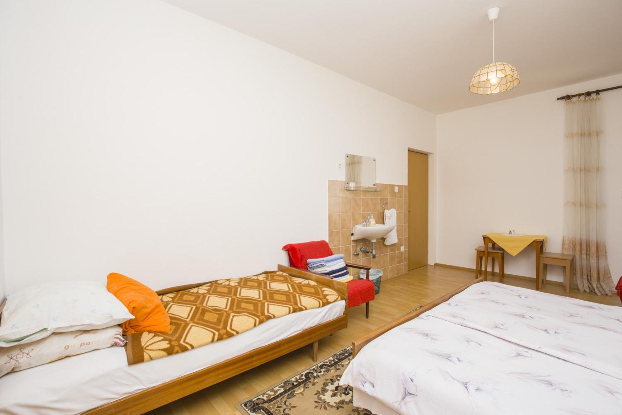 Rooms Padovan Banjol ภายนอก รูปภาพ